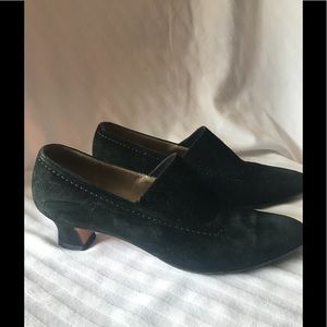 SALVATORE FERRAGAMO 7AA Newhart Blk Suede pump